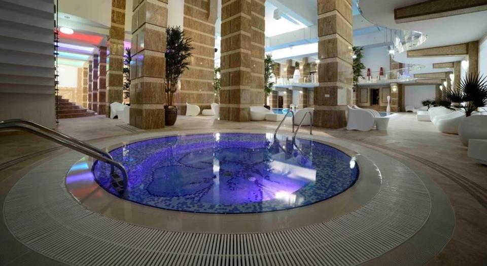 Appartamento Militari Luxury Flat Roşu Esterno foto